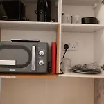 Compact Studio For 2 Near Paddington-F13